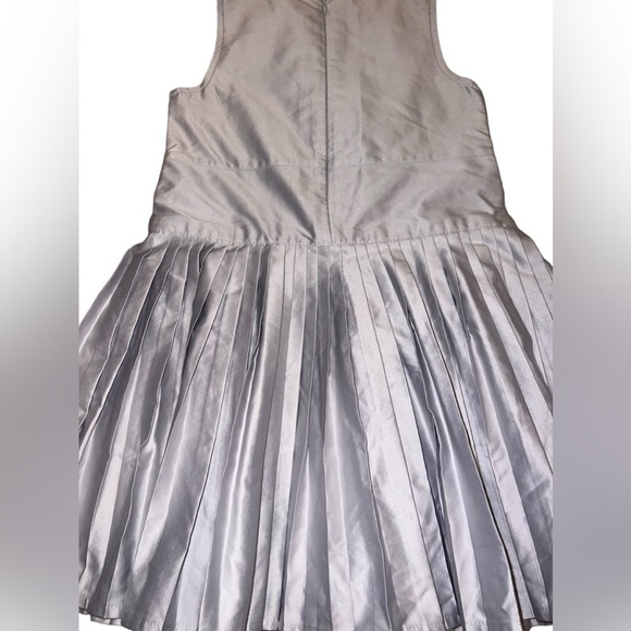 EUC Toddler Girls Gap Baby Metallic Silver Side Zip Sleeveless Pleated Dress 2T - Picture 4 of 7